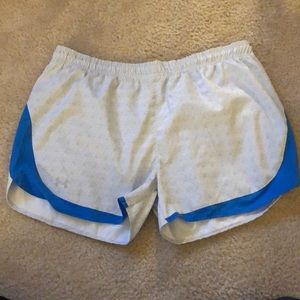 XL under armour shorts